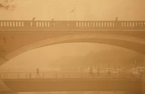 Canary Islanders Brave Sandstorms thumbnail