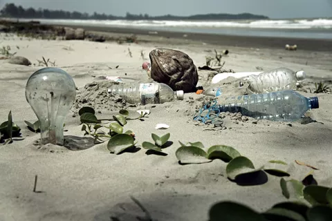 River Thames: A River Of Microplastics! thumbnail